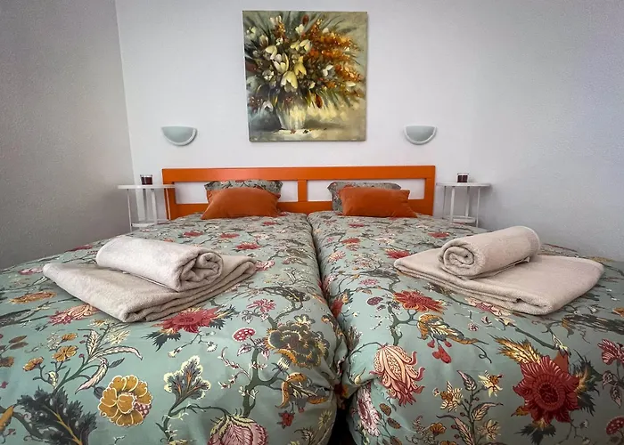 Casita Naranja - Bouganville